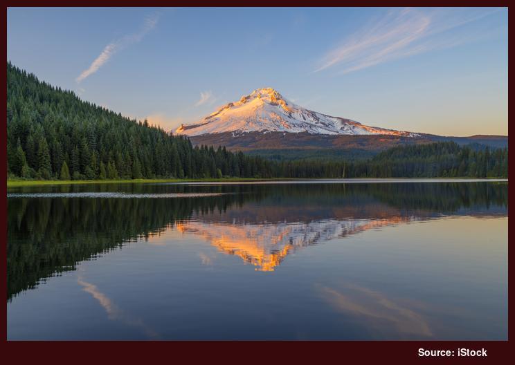 Trillium Lake and Mount Hood, Oregon, U.S.A.